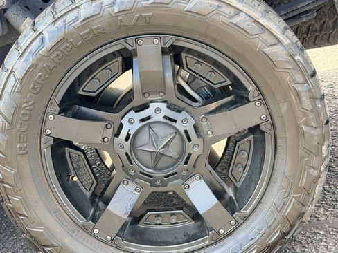 Used 2014 Ford F150 FX4 w/ Equipment Group 402A Luxury AWD/4WD image 47