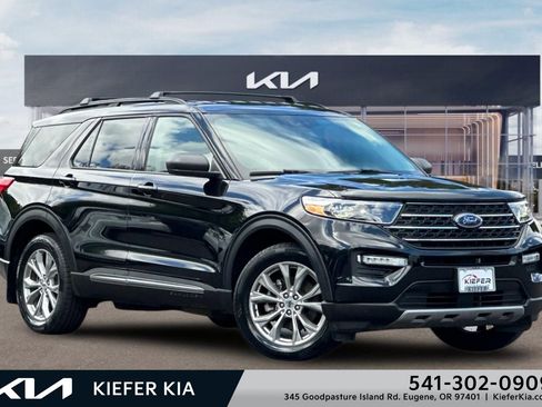 Used 2023 Ford Explorer XLT w/ Equipment Group 202A AWD/4WD image 1