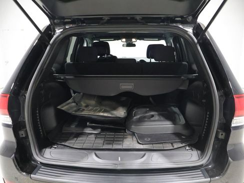Used 2021 Jeep Grand Cherokee Laredo AWD/4WD image 4
