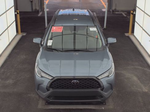 Used 2023 Toyota Corolla Cross LE image 2
