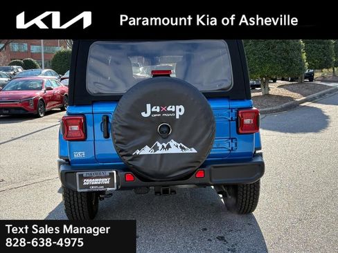 Used 2024 Jeep Wrangler Sahara image 5