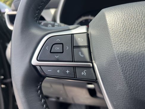 Used 2024 Toyota Highlander XLE AWD/4WD image 35