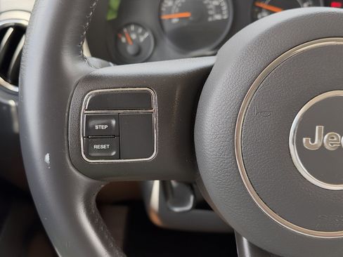 Used 2016 Jeep Patriot Latitude AWD/4WD image 21