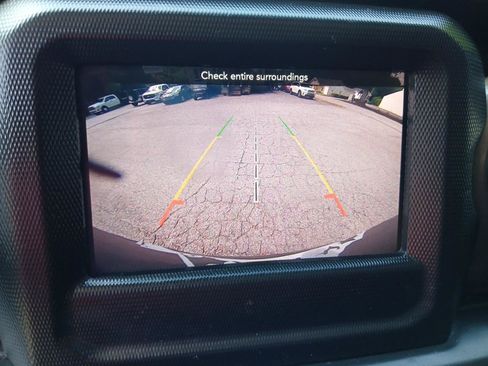 Used 2018 Jeep Wrangler Unlimited Sport S AWD/4WD image 21