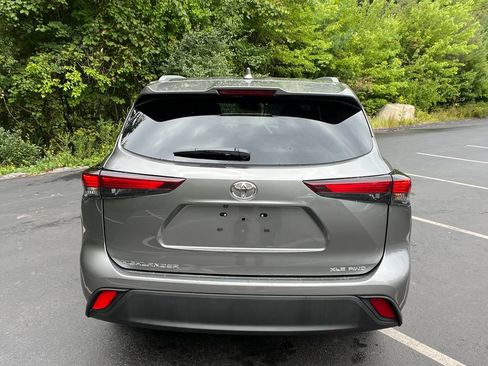 Used 2026 Toyota Highlander XLE AWD/4WD image 4