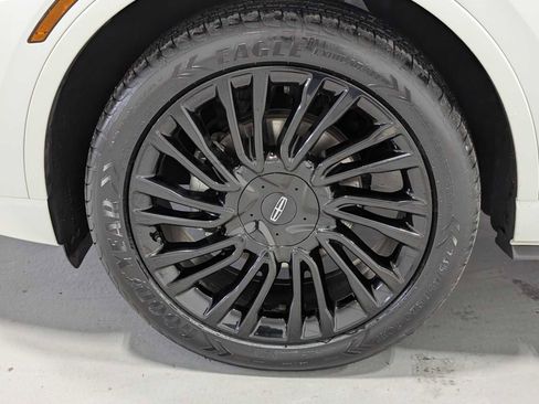 Certified 2022 Lincoln Corsair Reserve image 3