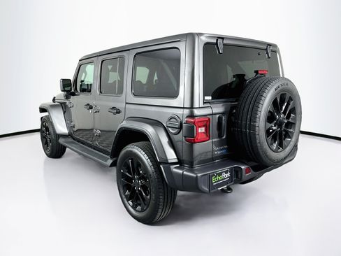Used 2025 Jeep Wrangler Unlimited Sahara AWD/4WD image 5