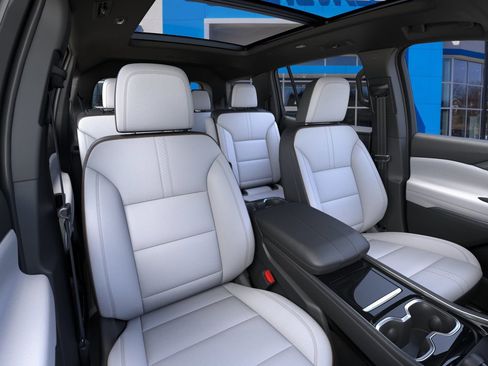 New 2026 Chevrolet Traverse High Country image 18