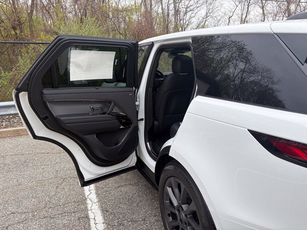 New 2025 Land Rover Range Rover Sport Dynamic SE AWD/4WD image 12