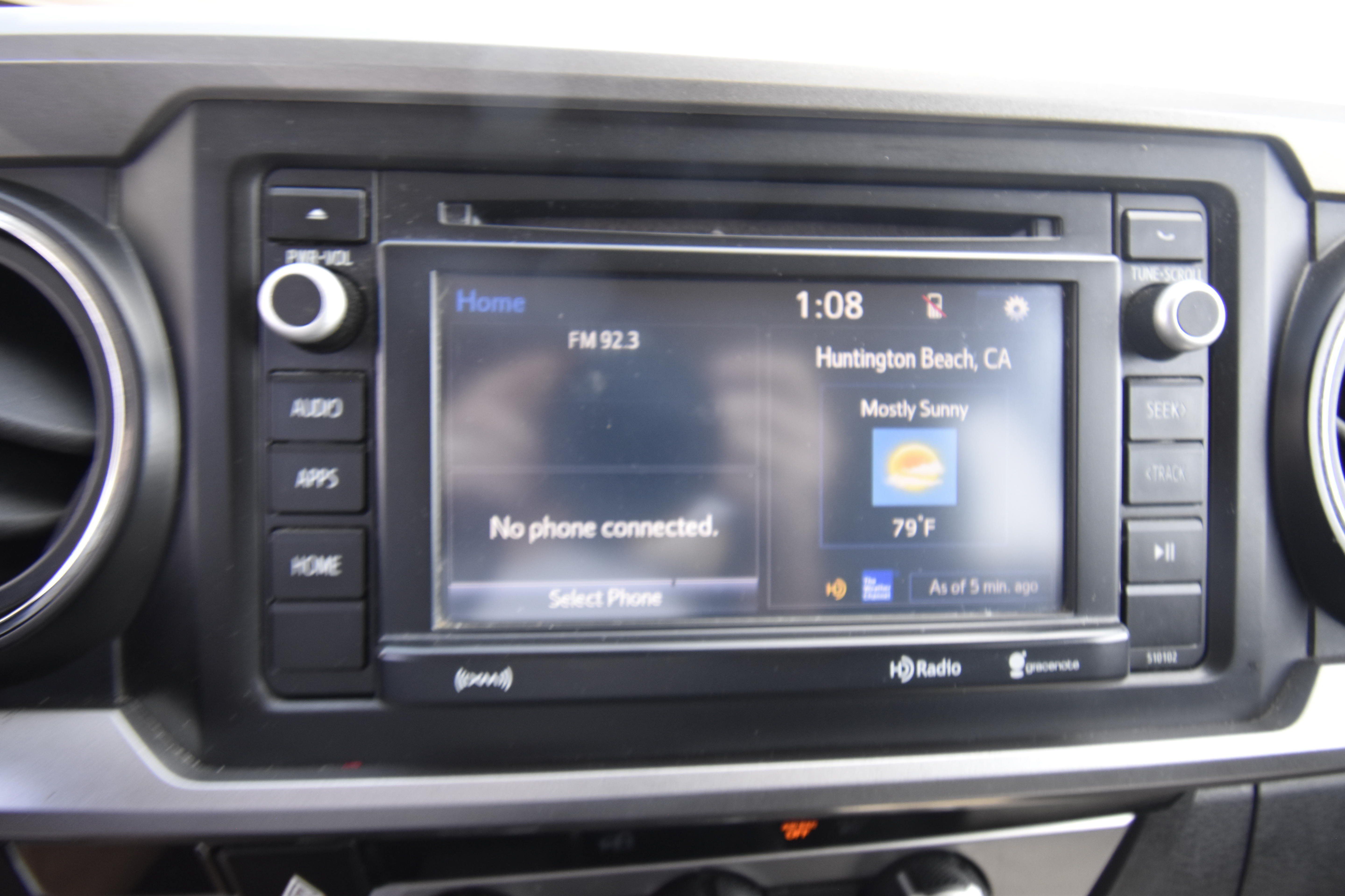 Used 2016 Toyota Tacoma SR5 w/ SR5 Appearance Package (SN) RWD image 11
