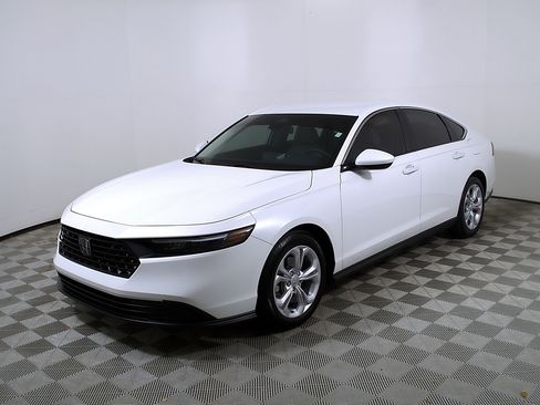 Used 2025 Honda Accord LX image 3