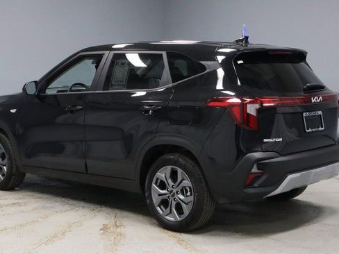 Used 2025 Kia Seltos LX image 8
