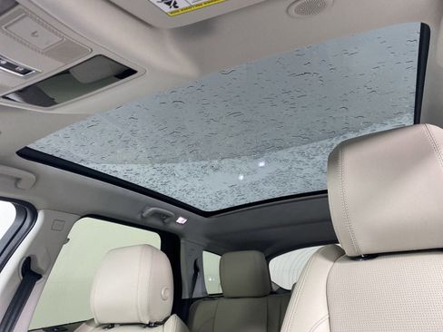 Used 2025 Land Rover Discovery Sport S image 11