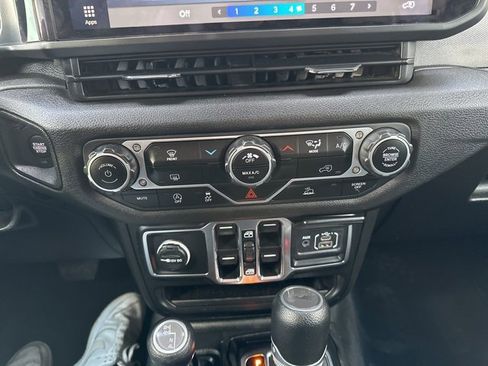 Used 2024 Jeep Wrangler Sport S image 31