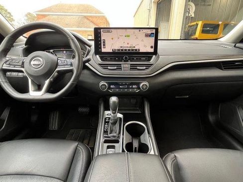 Used 2023 Nissan Altima 2.5 SL FWD image 13