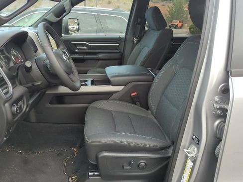 Used 2025 RAM 1500 Big Horn AWD/4WD image 5