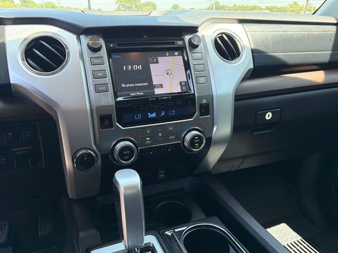 Used 2018 Toyota Tundra Limited w/ Limited Premium Package AWD/4WD image 21