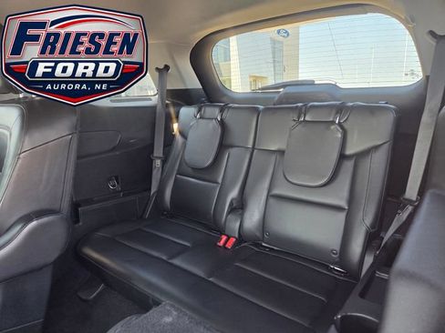 Used 2021 Ford Explorer XLT w/ Equipment Group 202A AWD/4WD image 26