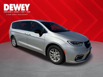 New 2026 Chrysler Pacifica Select