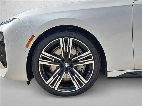 Used 2024 BMW 760i xDrive AWD/4WD image 21