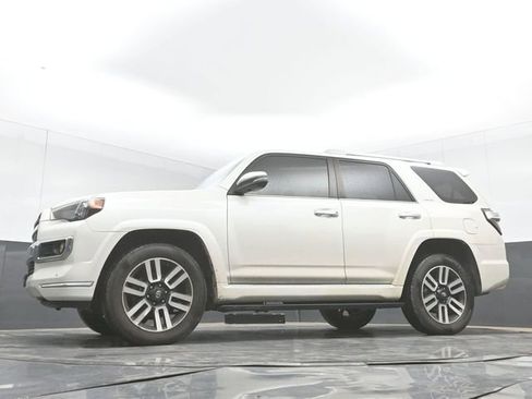 Used 2018 Toyota 4Runner Limited AWD/4WD image 30