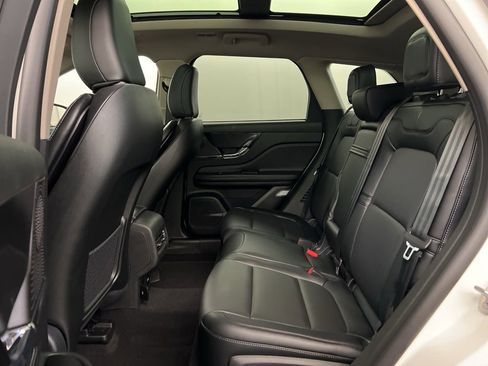 Used 2026 Lincoln Corsair Premiere image 31