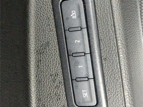 Used 2020 Chevrolet Suburban Premier image 11