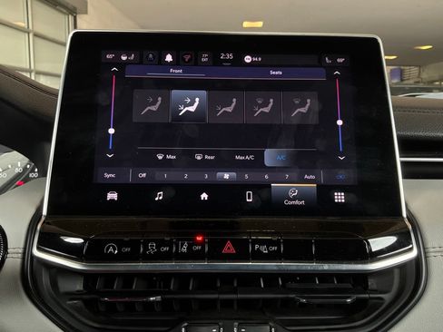 Used 2025 Jeep Compass Limited AWD/4WD image 30
