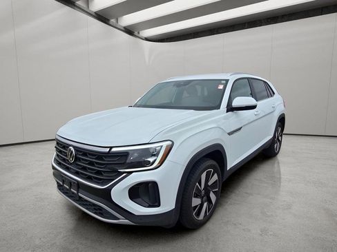Used 2024 Volkswagen Atlas Cross Sport SE image 1