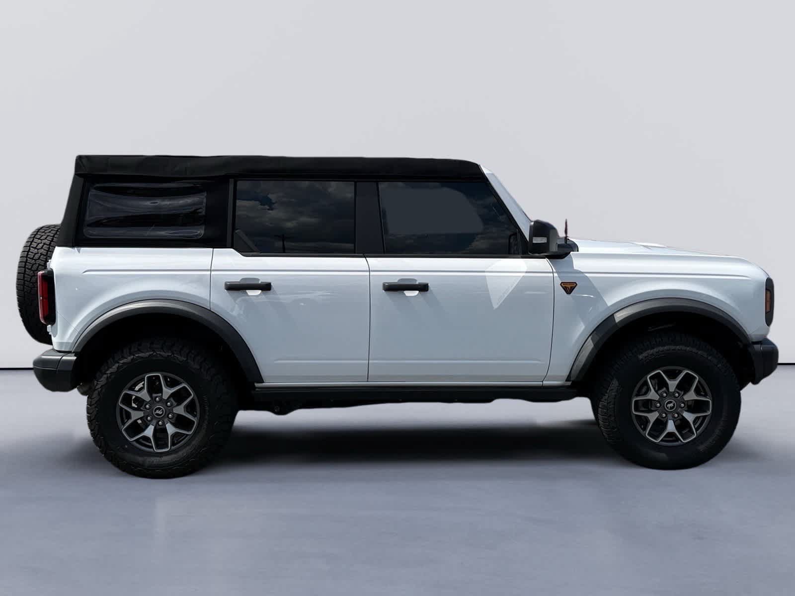 Used 2023 Ford Bronco Badlands AWD/4WD image 6