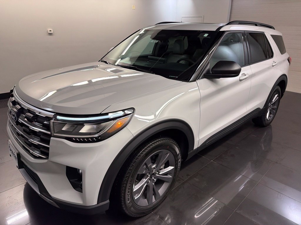 New 2027 Ford Explorer Active AWD/4WD image 3