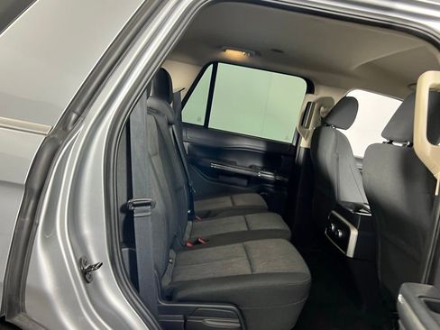 Used 2024 Ford Expedition XLT image 32