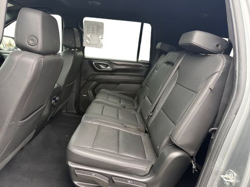 Used 2023 Chevrolet Suburban LT image 16