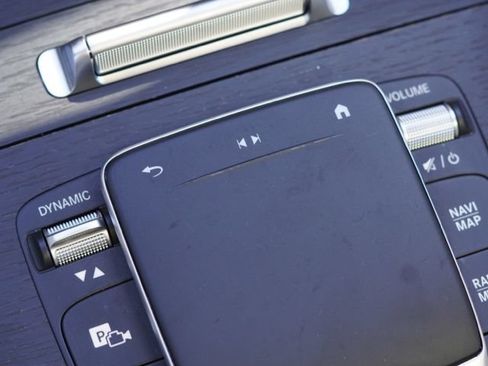 Used 2022 Mercedes-Benz GLS 450 4MATIC image 36