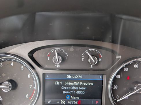 Used 2024 Buick Enclave Essence AWD/4WD image 14