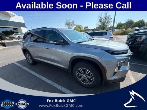 Used 2024 Chevrolet Traverse LT w/ Trailering Package AWD/4WD image 2
