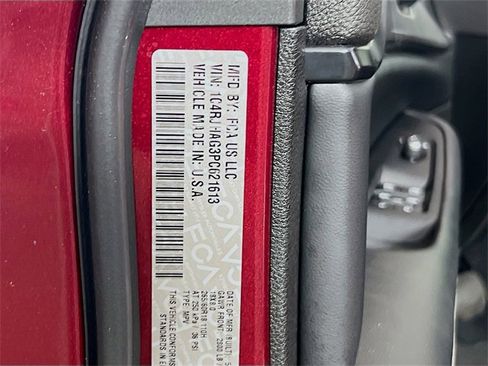 Used 2023 Jeep Grand Cherokee Laredo image 26