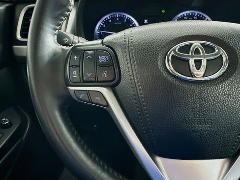 Used 2018 Toyota Highlander XLE image 50