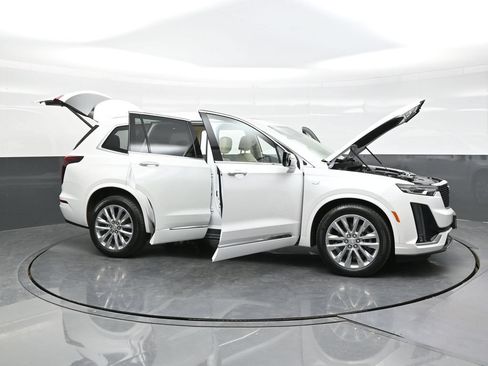 Certified 2023 Cadillac XT6 Premium Luxury AWD/4WD image 49