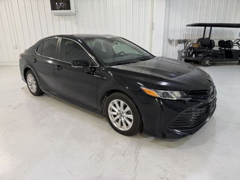 Used 2018 Toyota Camry LE w/ Convenience Package image 7