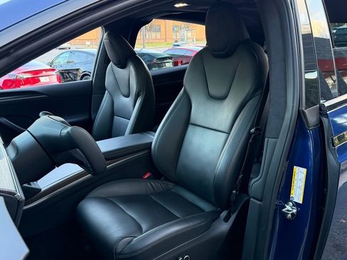 Used 2022 Tesla Model X image 26