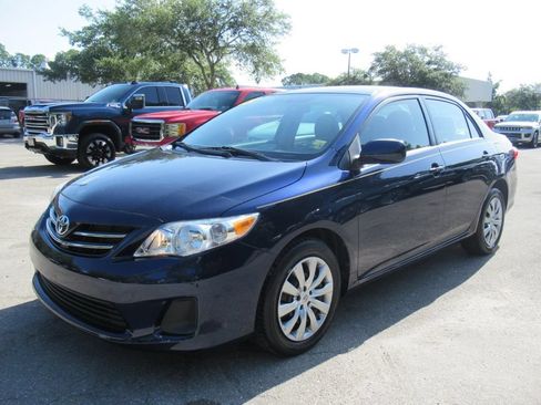 Used 2013 Toyota Corolla LE FWD image 3