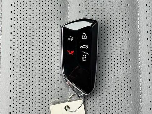 New 2026 Volkswagen Atlas Cross Sport SEL R-Line image 15