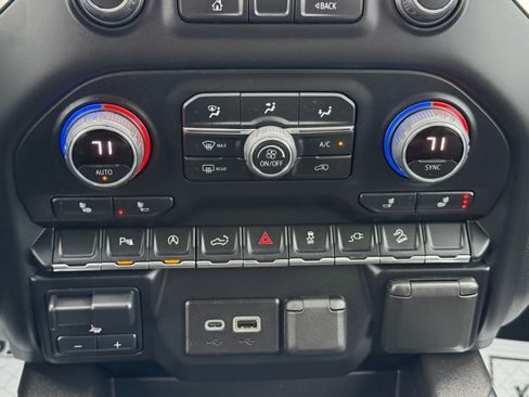 Used 2022 Chevrolet Silverado 1500 LT Trail Boss w/ LT Trail Boss Premium Package image 15