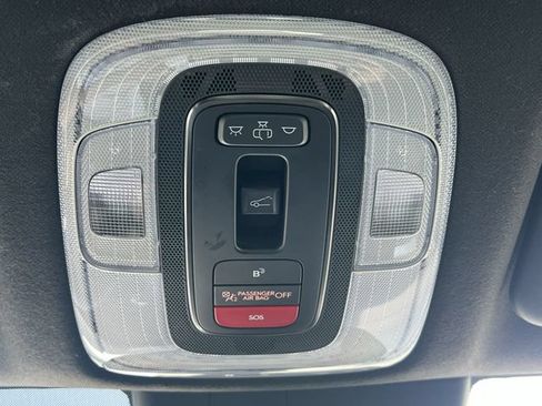 Certified 2025 Hyundai Elantra Limited FWD image 33