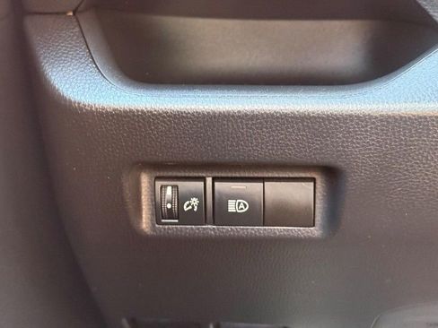 Used 2022 Toyota RAV4 LE AWD/4WD image 29
