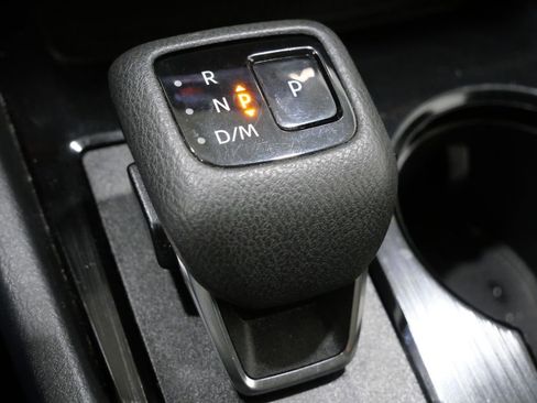 Used 2023 Nissan Rogue SV image 22