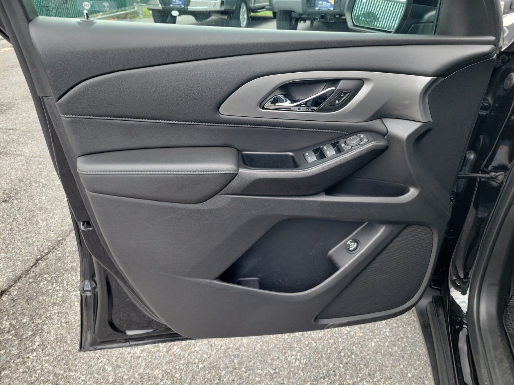 Used 2023 Chevrolet Traverse LT FWD image 21