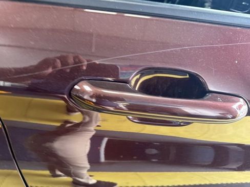 Used 2020 Ford Explorer XLT w/ Equipment Group 202A image 10