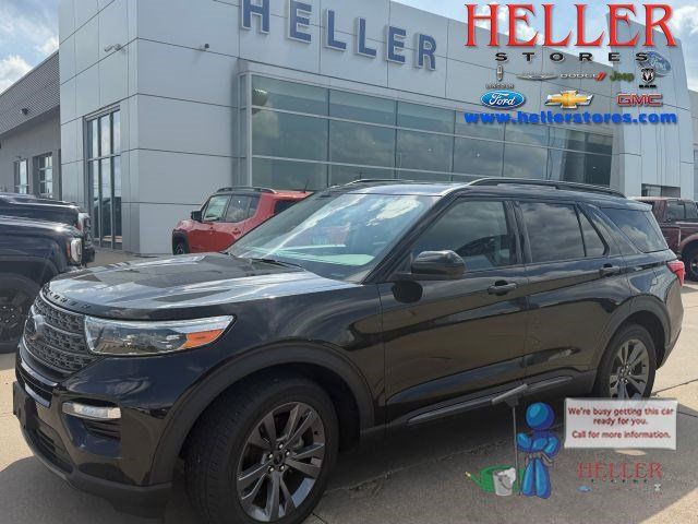 Used 2023 Ford Explorer XLT w/ Equipment Group 202A AWD/4WD image 1
